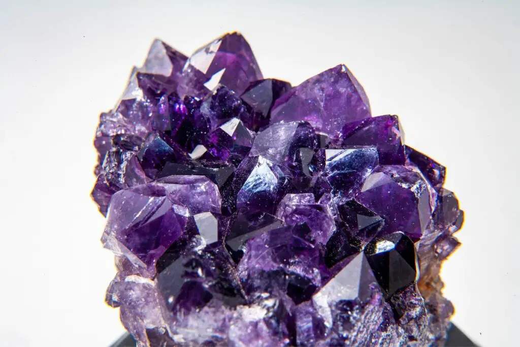 purple fluorite vs amethyst